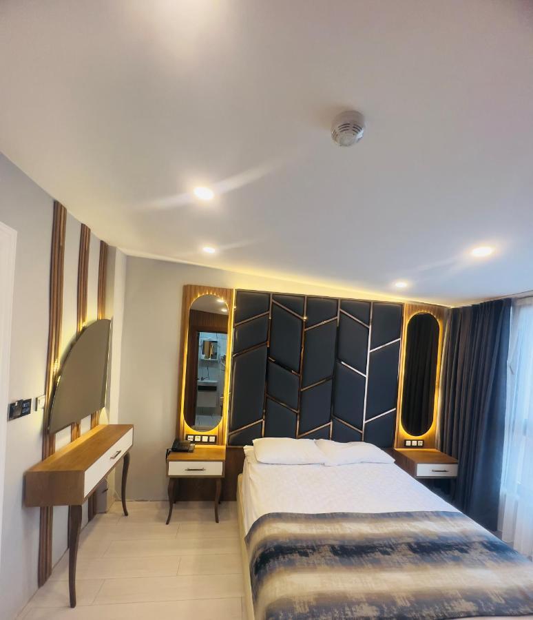 Crowned Hotel Istanbul Exterior photo